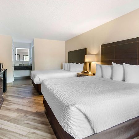 Clarion Inn & Suites Kissimmee-Lake Buena Vista South Екстер'єр фото