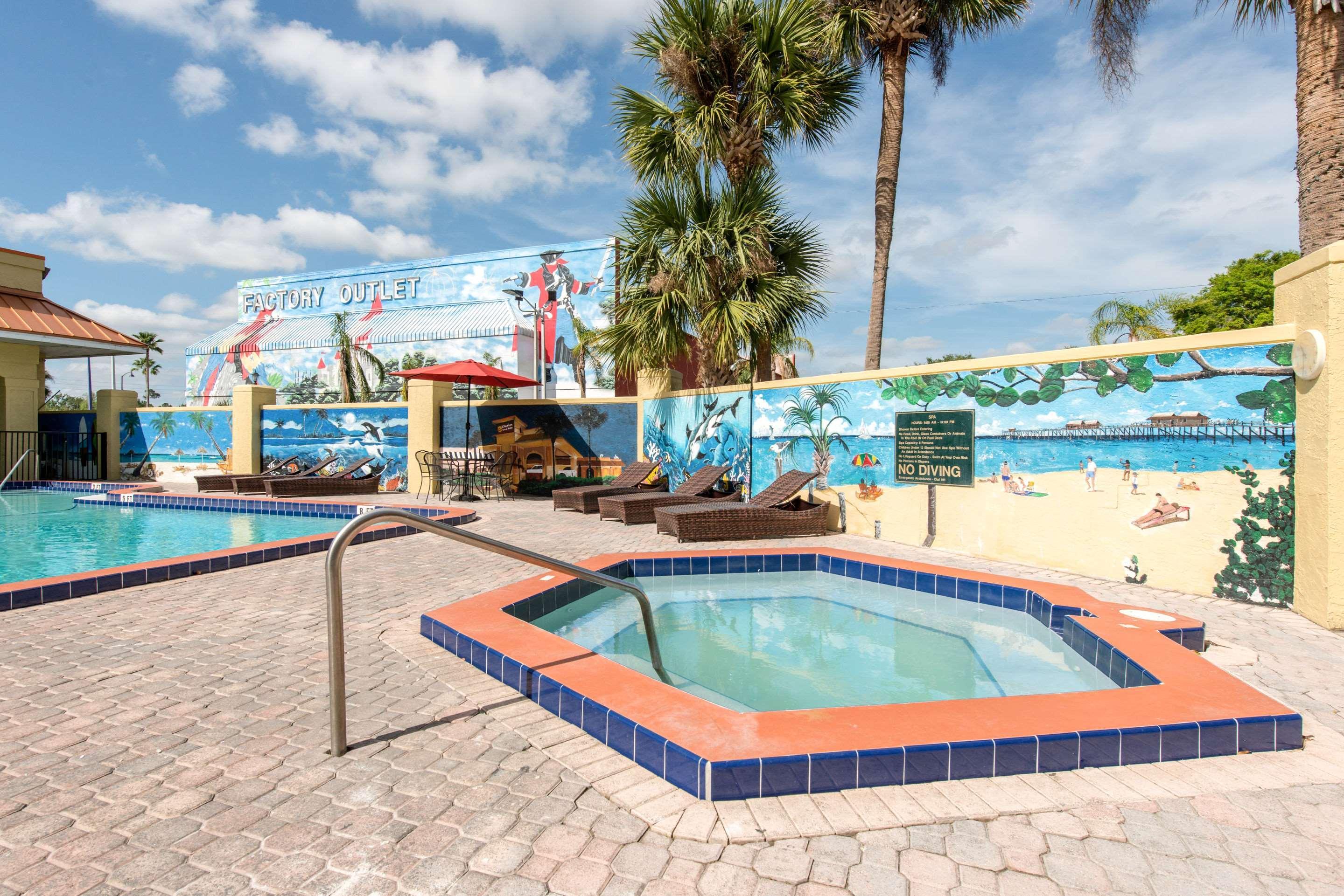 Clarion Inn & Suites Kissimmee-Lake Buena Vista South Екстер'єр фото