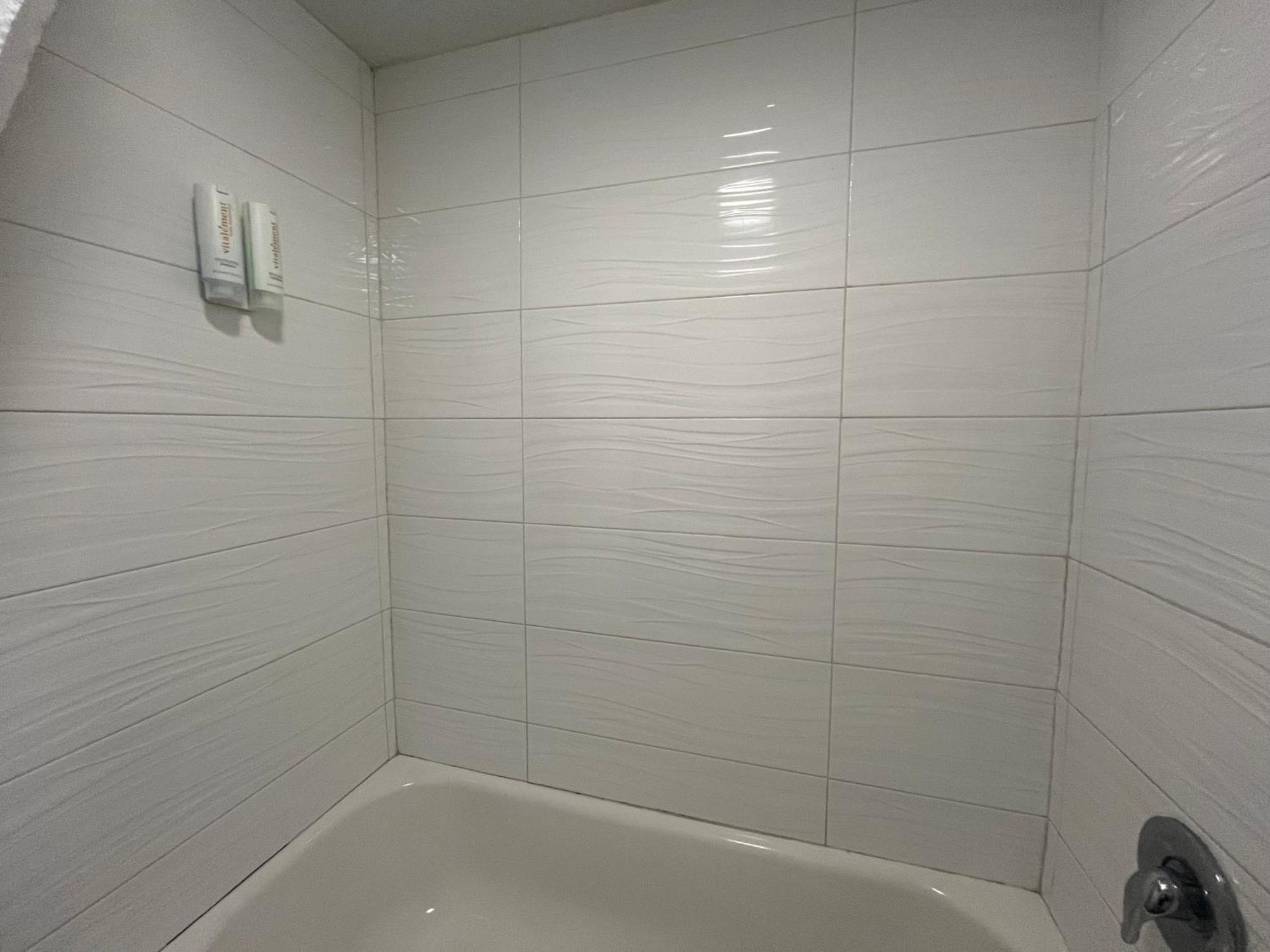 Clarion Inn & Suites Kissimmee-Lake Buena Vista South Екстер'єр фото