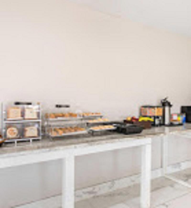Clarion Inn & Suites Kissimmee-Lake Buena Vista South Екстер'єр фото