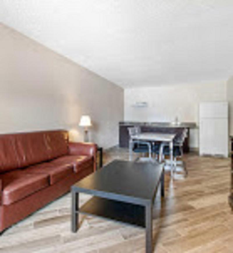 Clarion Inn & Suites Kissimmee-Lake Buena Vista South Екстер'єр фото